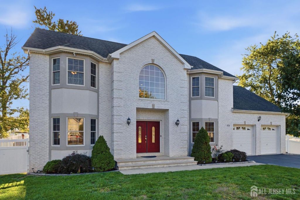 424 Delmore Avenue, South Plainfield, NJ 07080