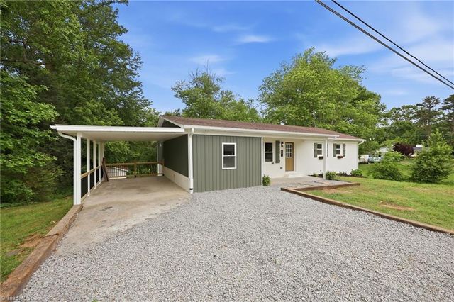 601 Gillespie Street, Dobson, NC 27017