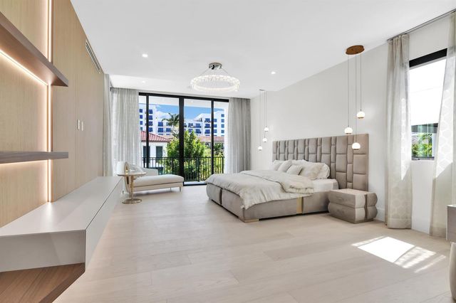 344 NE 2nd Street, Boca Raton, FL 33432