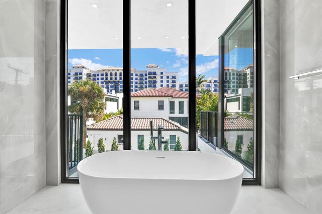 344 NE 2nd Street, Boca Raton, FL 33432