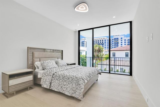 344 NE 2nd Street, Boca Raton, FL 33432