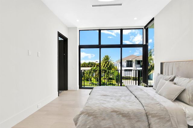344 NE 2nd Street, Boca Raton, FL 33432