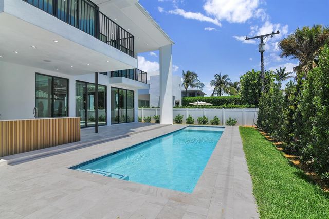 344 NE 2nd Street, Boca Raton, FL 33432