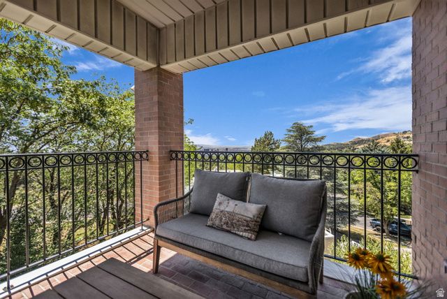 1714 E FORT DOUGLAS CIR, Salt Lake City, UT 84103