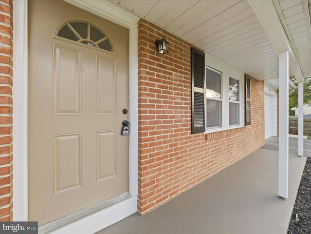 17821 GREENTREE LN, Hagerstown, MD 21740