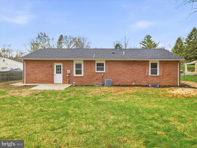 17821 GREENTREE LN, Hagerstown, MD 21740