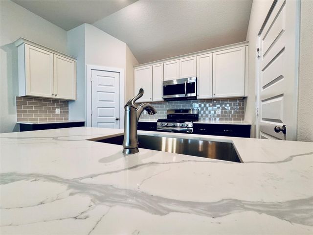 175 County Road 51030, Cleveland, TX 77327