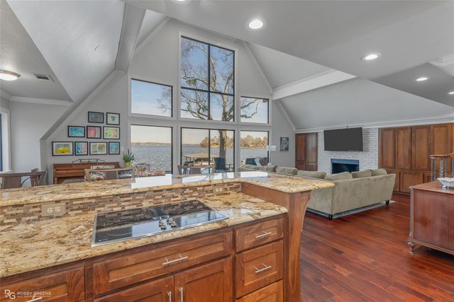 5607 S Lakeshore Drive, Shreveport, LA 71119