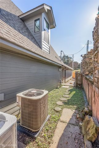 5607 S Lakeshore Drive, Shreveport, LA 71119