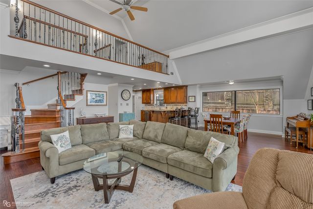 5607 S Lakeshore Drive, Shreveport, LA 71119