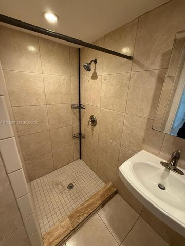 633 Mokena Dr 2, Miami Springs, FL 33166