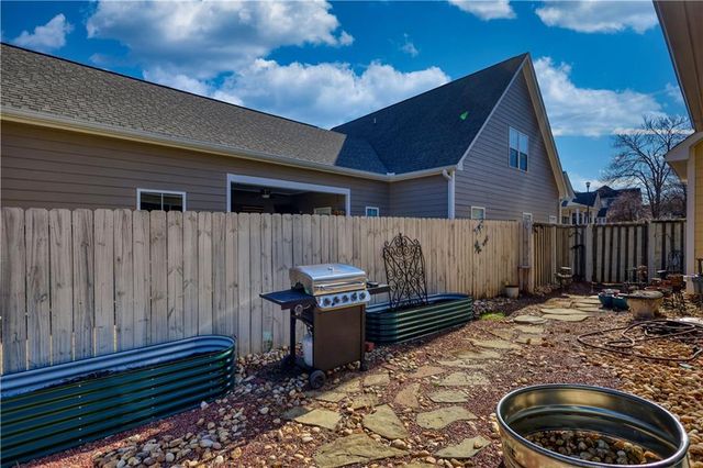 211 Tan Yard Road, Social Circle, GA 30025