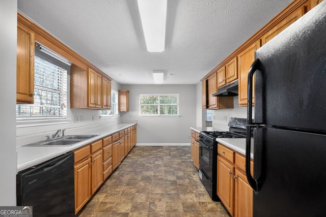 238 Heathrow Drive, Riverdale, GA 30274