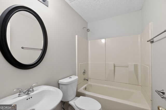 238 Heathrow Drive, Riverdale, GA 30274