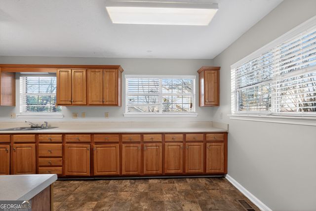 238 Heathrow Drive, Riverdale, GA 30274