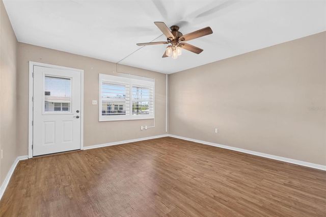 138 36TH AVENUE N 208 W, St Petersburg, FL 33704