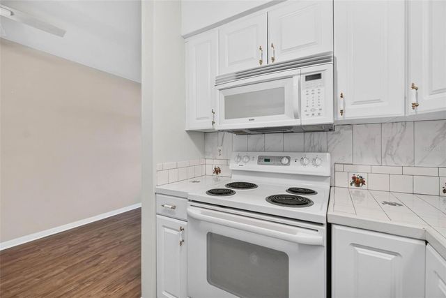 138 36TH AVENUE N 208 W, St Petersburg, FL 33704