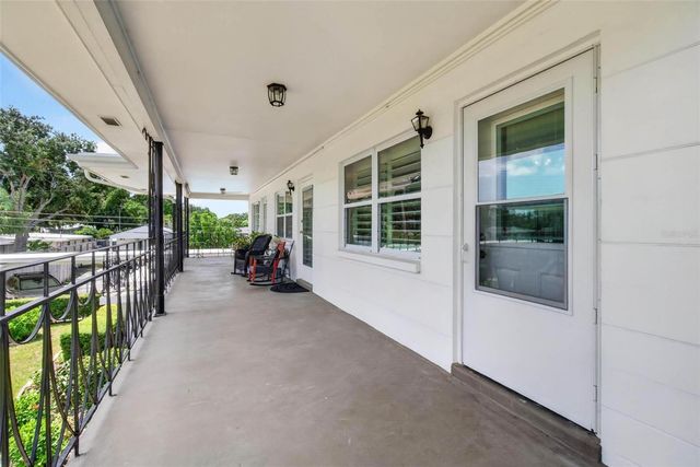 138 36TH AVENUE N 208 W, St Petersburg, FL 33704