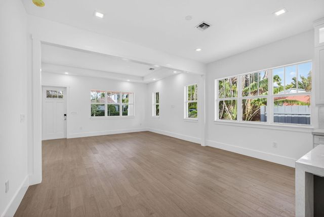 1017 Ardmore Road, West Palm Beach, FL 33401