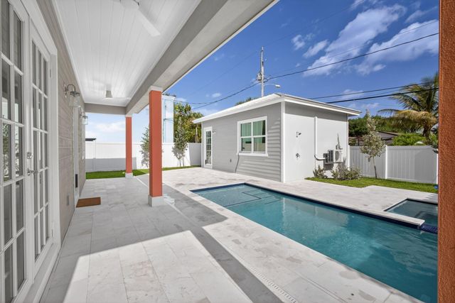 1017 Ardmore Road, West Palm Beach, FL 33401