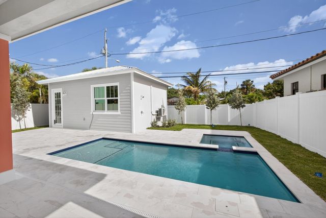 1017 Ardmore Road, West Palm Beach, FL 33401