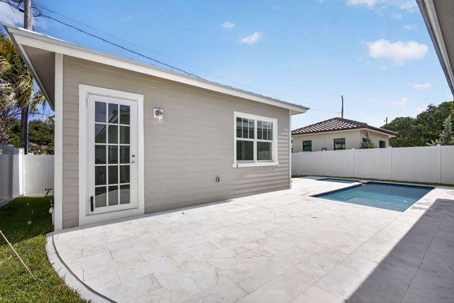 1017 Ardmore Road, West Palm Beach, FL 33401