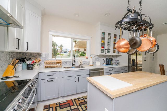 38821 Kilimanjaro Drive, Palm Desert, CA 92211