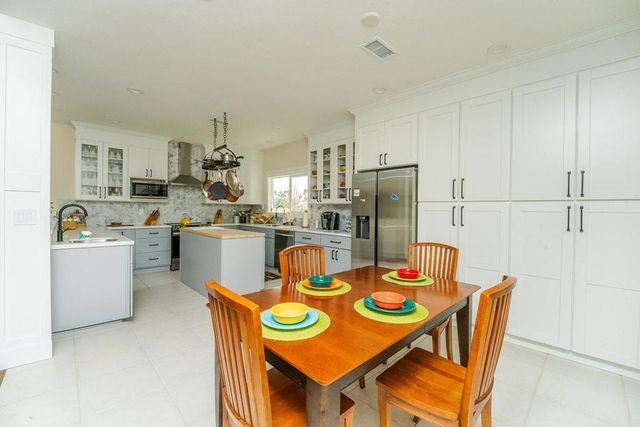 38821 Kilimanjaro Drive, Palm Desert, CA 92211