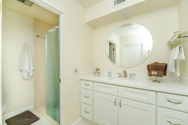 38821 Kilimanjaro Drive, Palm Desert, CA 92211