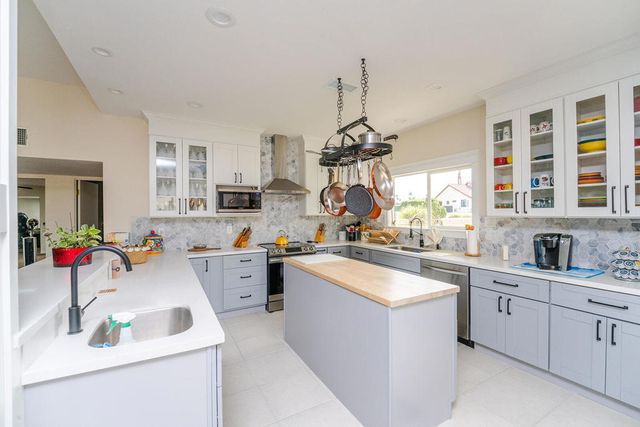 38821 Kilimanjaro Drive, Palm Desert, CA 92211