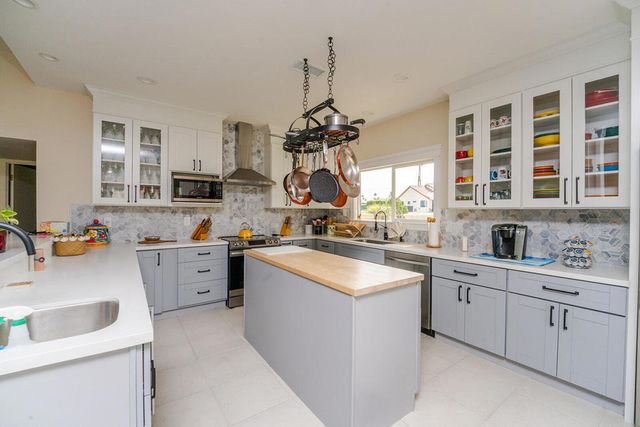 38821 Kilimanjaro Drive, Palm Desert, CA 92211