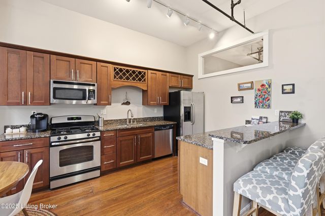 532 S 4th St UNIT 301, Louisville, KY 40202