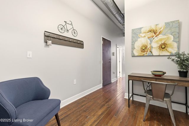 532 S 4th St UNIT 301, Louisville, KY 40202