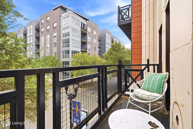 532 S 4th St UNIT 301, Louisville, KY 40202
