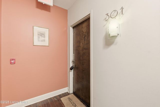 532 S 4th St UNIT 301, Louisville, KY 40202