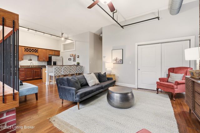 532 S 4th St UNIT 301, Louisville, KY 40202