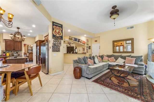 24515 Ebelden, Newhall, CA 91321
