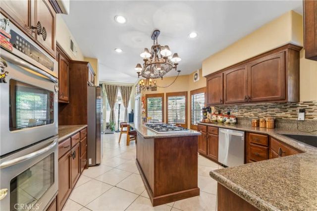 24515 Ebelden, Newhall, CA 91321