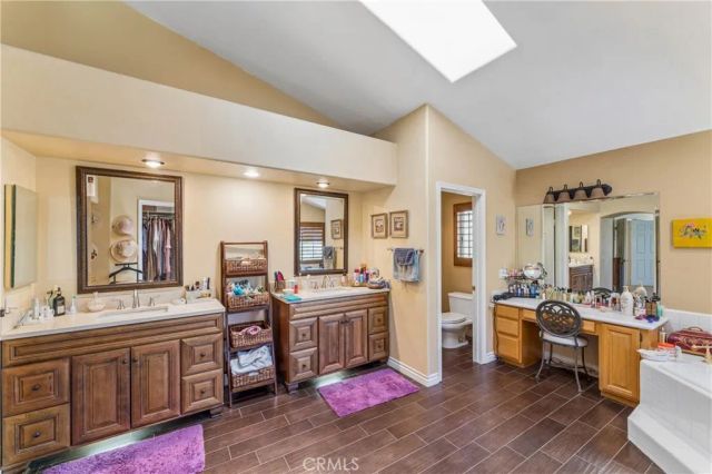 24515 Ebelden, Newhall, CA 91321