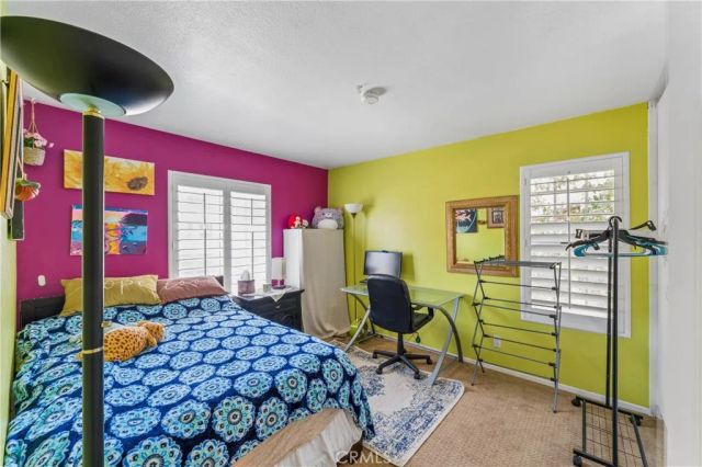 24515 Ebelden, Newhall, CA 91321