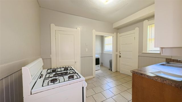 2370 Orange Street, Beaumont, TX 77701