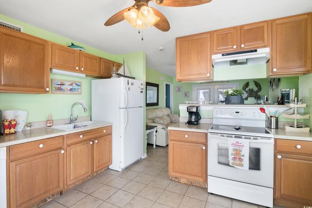 919 Dock Pl., Murrells Inlet, SC 29576
