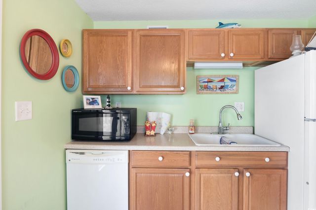919 Dock Pl., Murrells Inlet, SC 29576