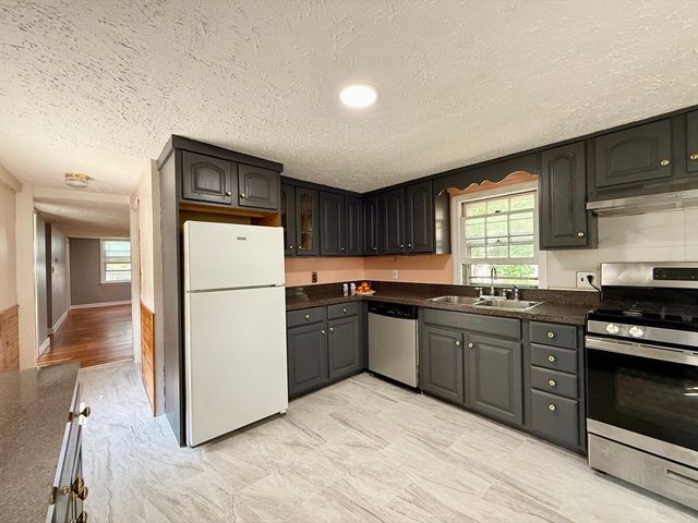 12 Cottage St, Randolph, MA 02368