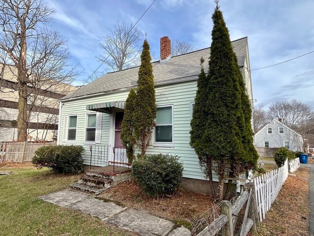 12 Cottage St, Randolph, MA 02368