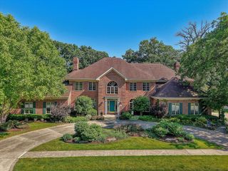 8 Buckingham Drive, Sugar Grove, IL 60554