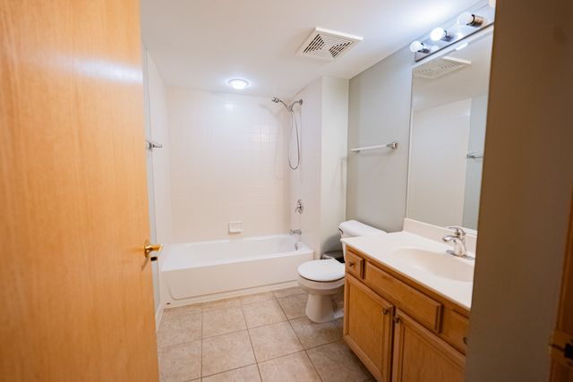 770 Pearson Street 2-511, Des Plaines, IL 60016