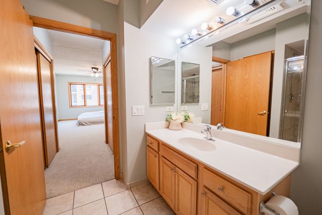 770 Pearson Street 2-511, Des Plaines, IL 60016