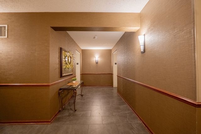 770 Pearson Street 2-511, Des Plaines, IL 60016