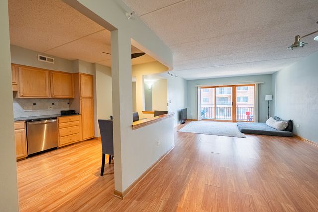 770 Pearson Street 2-511, Des Plaines, IL 60016
